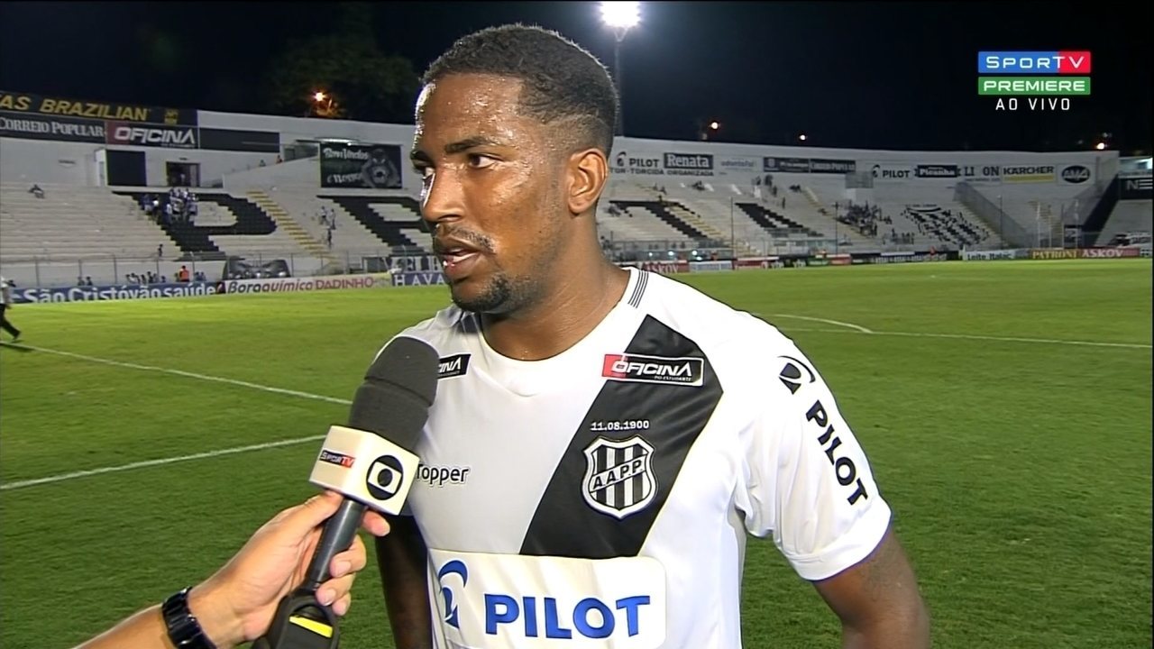 O jogador Thalles defendia atualmente a Ponte Preta Foto Reproduo